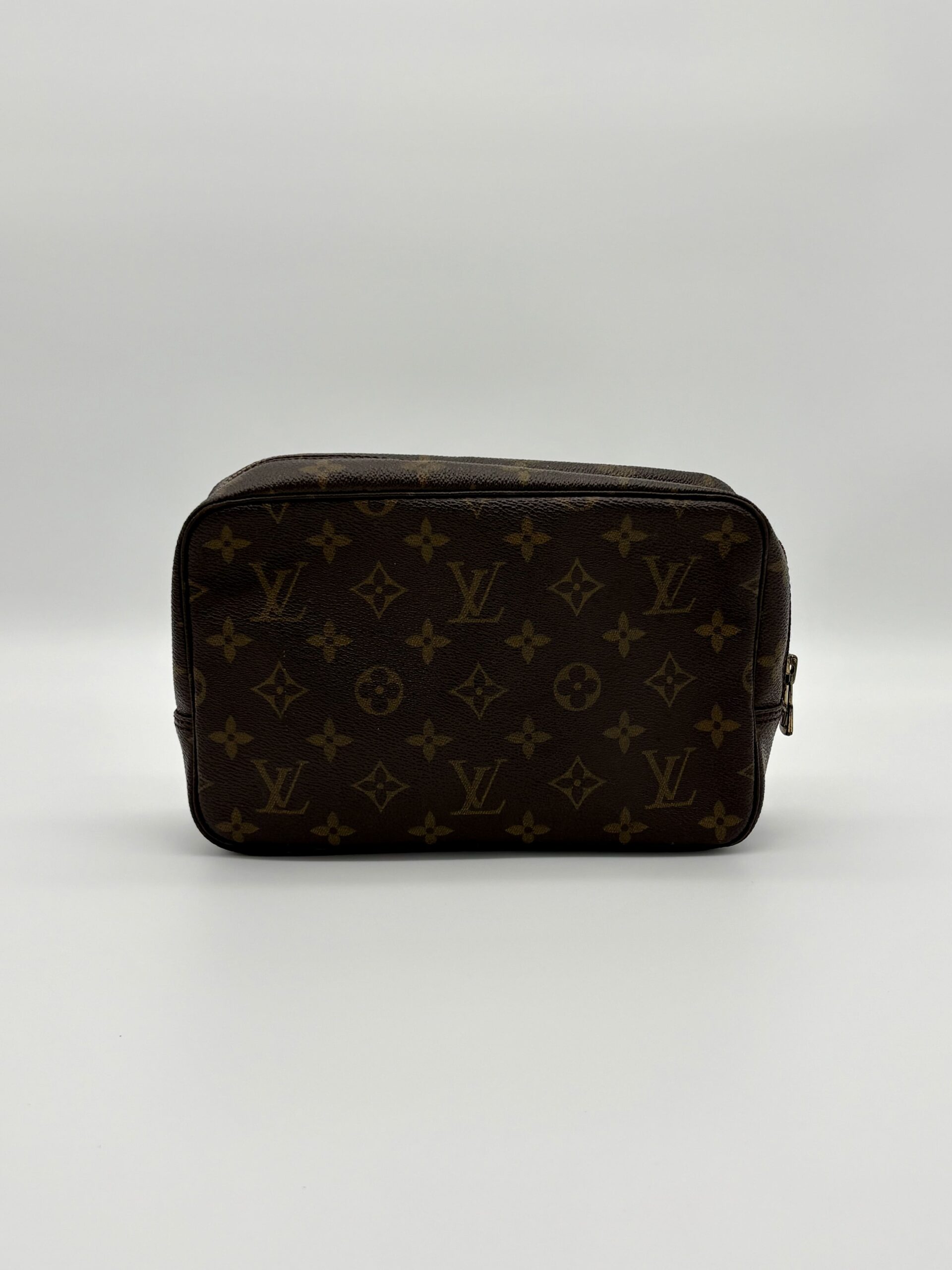 Louis Vuitton Toilette Trousse 23
