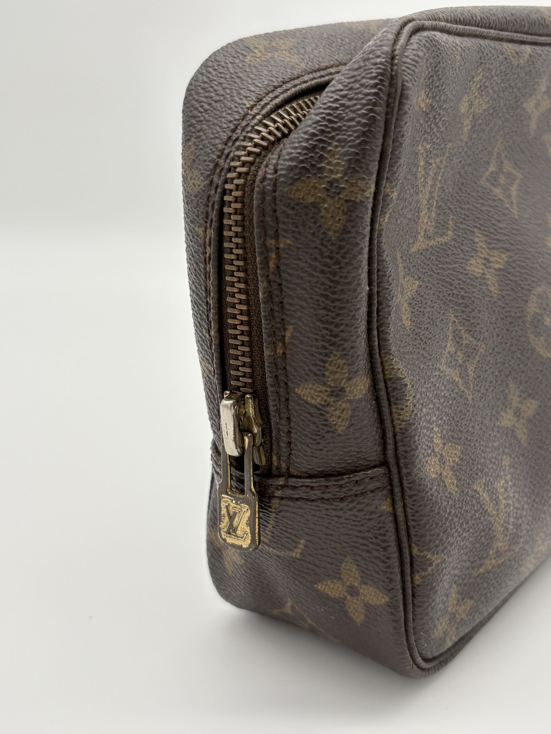 Louis Vuitton Toilette Trousse 23 - Image 4