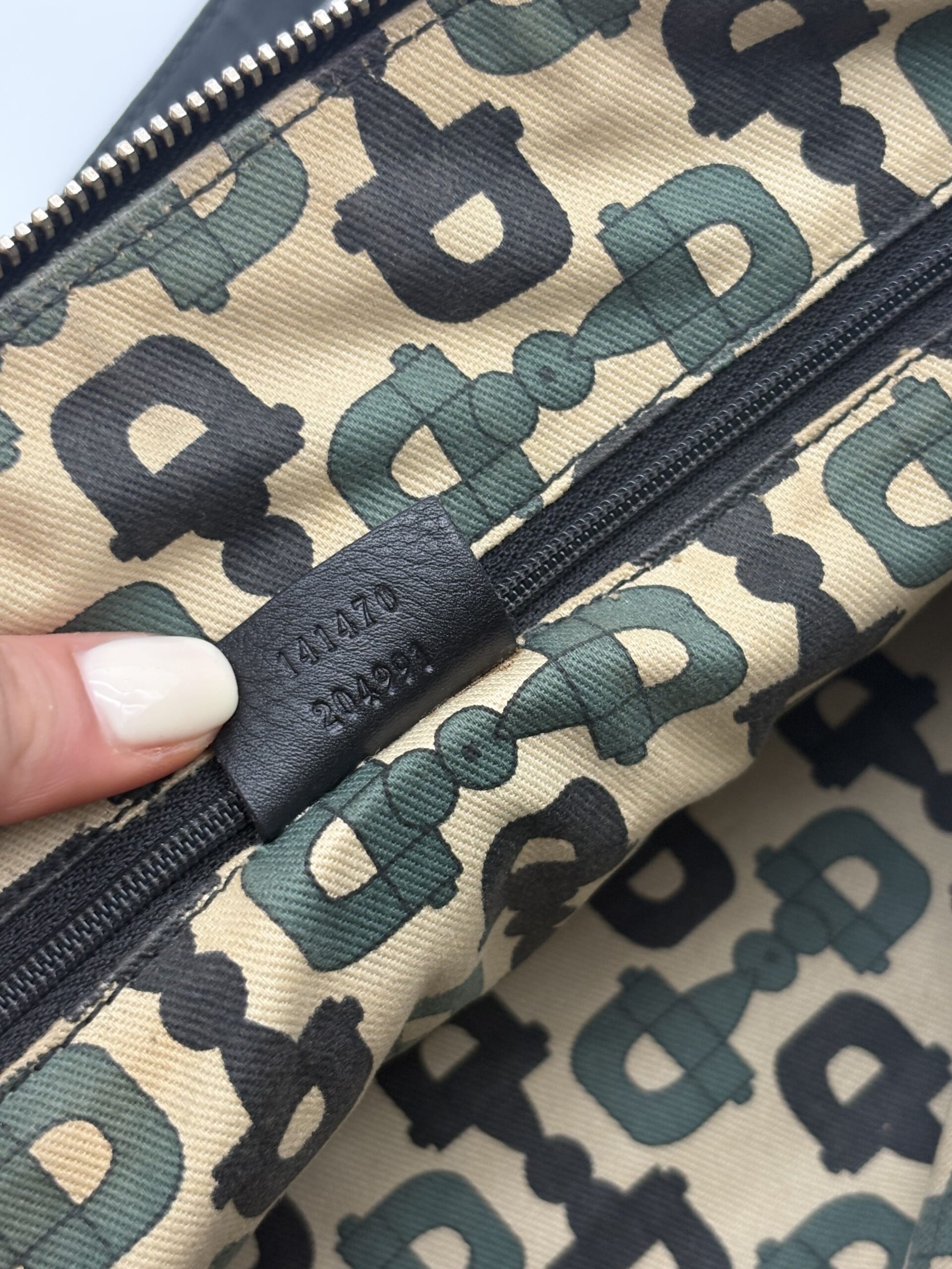 Gucci Guccissima Abbey D-Ring Shoulder Bag - Image 4
