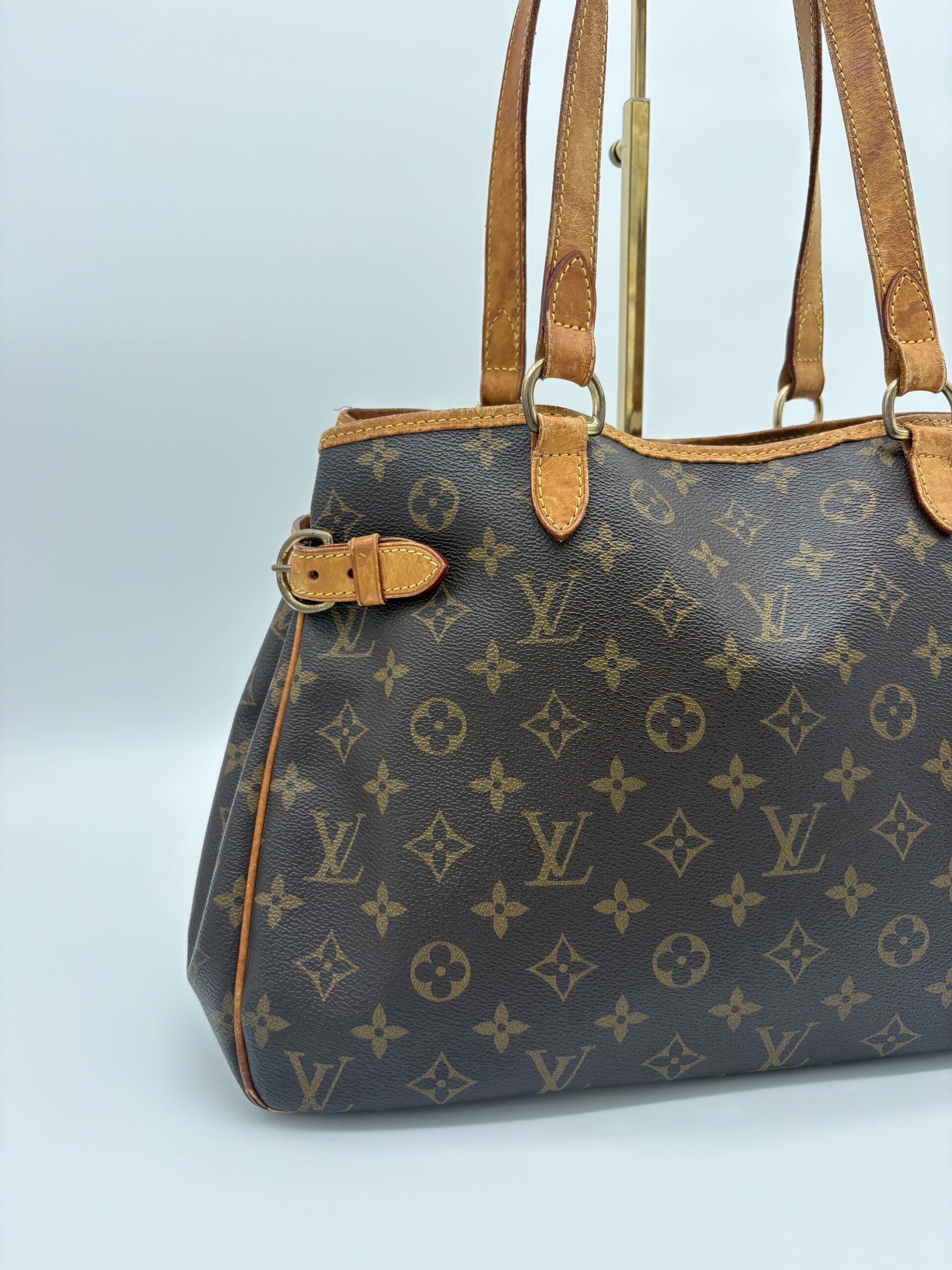 Louis Vuitton Batignolles Shoulder Bag - Image 4