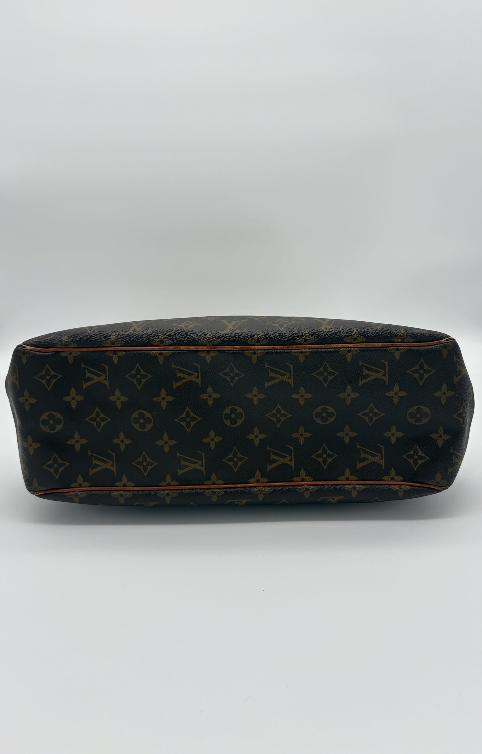 Louis Vuitton Batignolles Shoulder Bag - Image 12