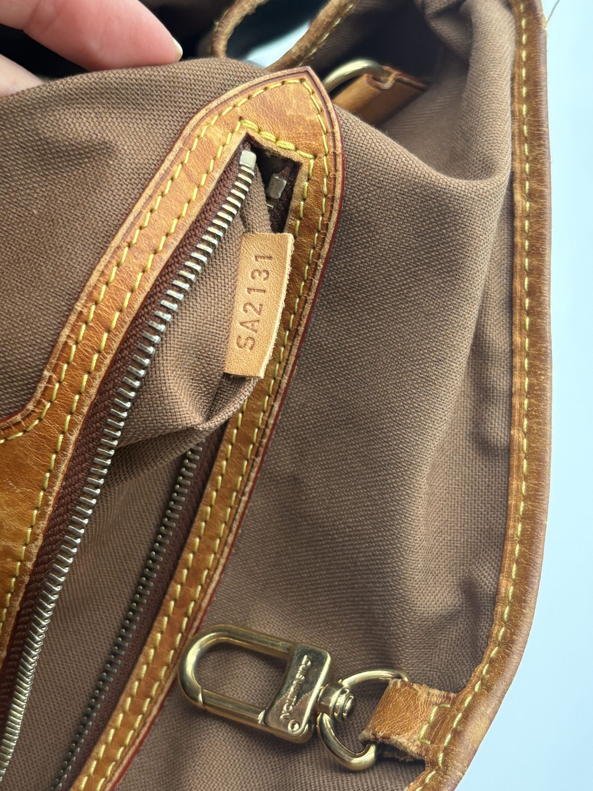 Louis Vuitton Batignolles Shoulder Bag - Image 9